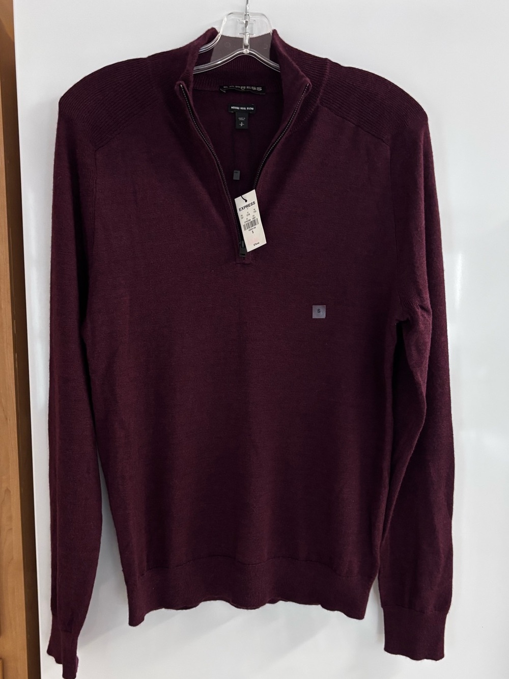 Express Men’s Lightweight Merino Wool Blend 1/2 Zip Burgundy NWT Small